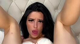 Amatör Sürtük Solo Webcam'de Fıskırtır. Üniversite Esmeri Kendini Vahşice Oyalar.