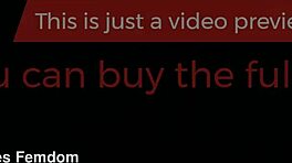 Kira och Sofi byter ansiktsittning i vita och svarta jeans fullvikt