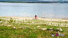 สายลับ Luna Black ไปหาดเพื่อเย็ดด่วนกับคนแปลกหน้า