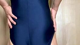 Teen tinggi Jepang 18+ di bikini dapat latihan anal BDSM besar