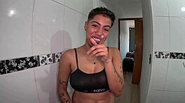 Bugün Mansiyonda Birkaç Kızla Parti Yapıldı