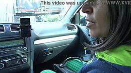 Stepmother amatur bagi handjob kepada stepson dara untuk ulang tahun ke-18