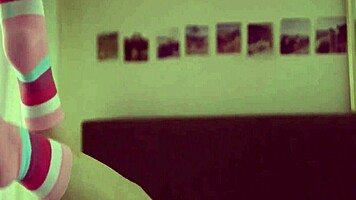 Teen Feels Intense Pleasure Stretching Wet Pussy