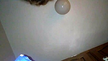 Surprise fellation pour Saint-Valentin avec petite blonde 😜