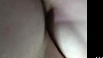 Watch this novinha cum and moan?