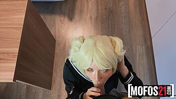 Russian Cosplayer Experiences First Anal With Bodybuilder In POV