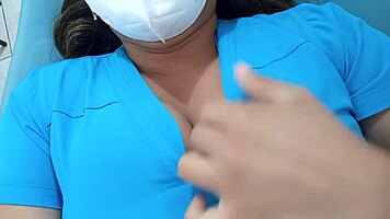 estudiante de odontología se masturba en el consultorio médico