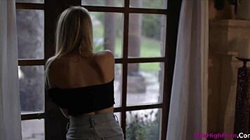 paris white deepthroats cock!