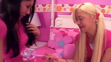 Lesbo teen 18+ gets pussy toyed by lil lexy and yasmin