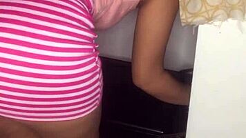 Mi Vecina Atascada Recibe Mi Follada Dura Hasta Llenarla