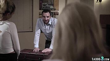 Teen BFFs fuck a stranger for his treasury box 😏