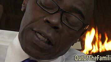 amateur teen sucking black rod for facial