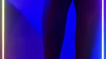 Wow, she shakes her ass while dancing and fucks like a pro!