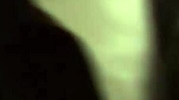 amateur teen 18+ explores herself solo