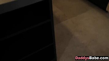 hey, young stepdaughter sucking step daddy like crazy 😈