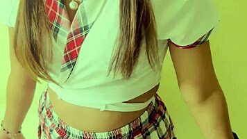 Desi Indian Teen Sneaks Out for Outdoor Fucking with Dirty Talk 😈