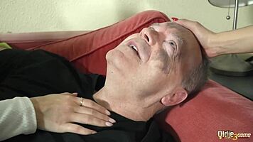 Intense Pussy Fucking in Old Young 18+ Threesome Scene