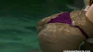 I luv hearin thos skinny lesbians soakin wet pusy sounds.