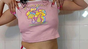 Teen step sis showers, perfect ass exposed 😏