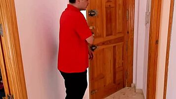 i dropped towel in front of delivery boy got fucked hard