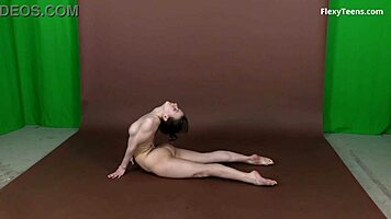 Very Not Shy Flexy Teen Rima Displays Impressive Gymnast Skills