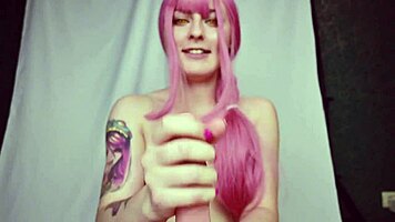 Wow! Cute Goddess Makima Teases with Sweaty Toes!