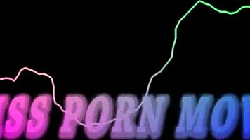 Schlampe Angekettet Hart Gefickt im WC