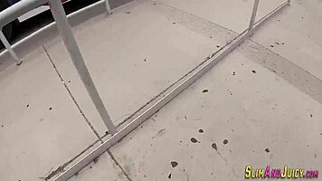 big butt hottie enjoys pussy licking