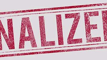 Kira Noir沙发屁眼吃白人大鸡巴