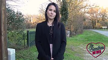 Mélia, the sexy French brunette, craves wild amateur fun