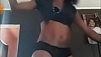 Slim milf twerking out