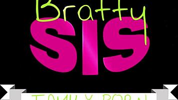 Jasmin Fingers Pussy in Leggings