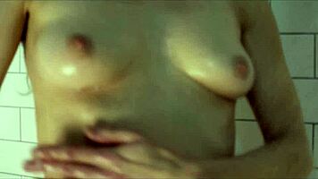 Ruby Sparkle has a relaxing date night with bathing in the shower