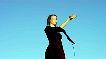 Sexy Persian Girl Stuns in Cosplay with Close-Up Fantasy Details