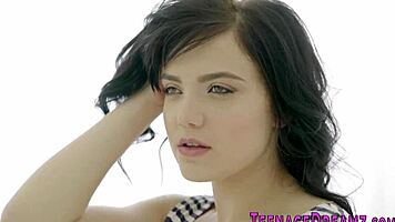 teen amateur tugs and sucks hard in hd