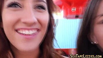 Real Les Teen 18+s Suck Nips