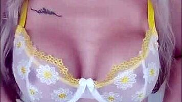 Joi - imagina voc� socando na minha bucetinha soca gostosinho punheta guiada