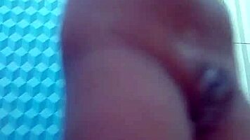 Watch this teen 18+ play with her pussy?