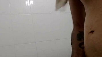rico baño with big teen cock