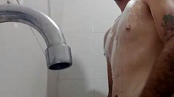rico baño with big teen cock