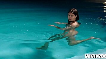 vixen evelin skinny dips to seduce her crush with muff diving