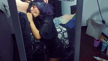 grabo mi novia gotica colegiala chupando y follando, me corro en su chepita llena de leche 😈