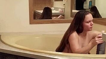 relaxing bath time with pregnant wife shadebunny 😊