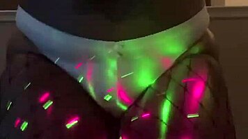 hot redhead babe toying dildo close-up!