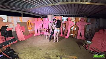 Gabriela Ramos records behind scenes with Bettohfitness in carpentry