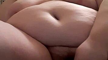 BBW teen fingers herself to squirt