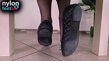 Up Close Look at Teen Nylon Foot Soles