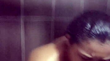 venezuelan couple's homemade blowjob in florida bathroom goes viral 😏💦