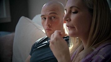 Lesbian threesome with blowjob and creampie