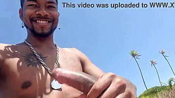 Na Praia Novinha Ficou Com Vergonha De Continuar Mamando Por Causa De Estranhos Olhando Halloween